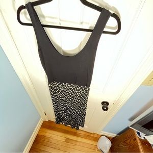 Sartiki Soft Sun dress size med black & white longer in the back